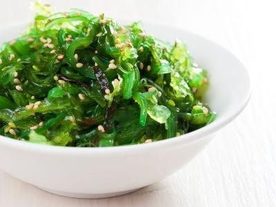 Insalata di alghe wakame, funghi e sesamo - Cookidoo® – the